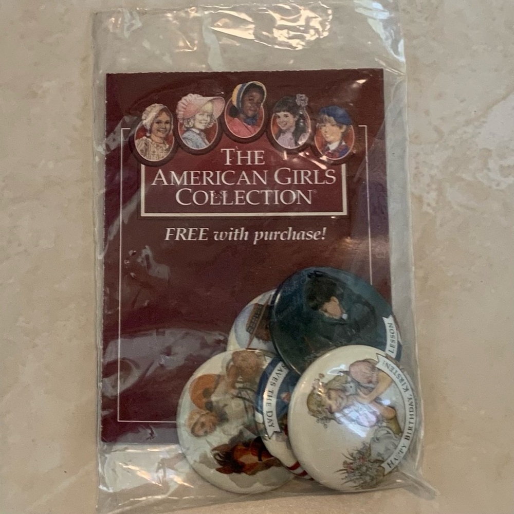 The American Girl Pleasant Company 1994 NWT VTG Five collectible buttons VTG NIB - Picture 3 of 8